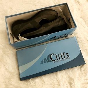 Cliffs by White Mountain Baylee Shoes. Size 7.5. New in box.